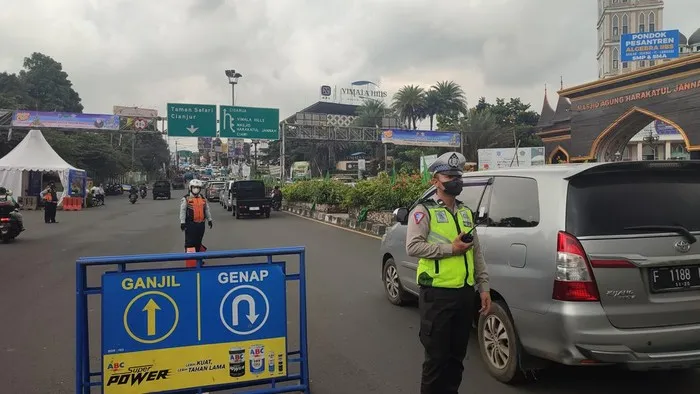Ilustrasi penerapan ganjil genap di kawasan Puncak. (Foto: Detik)