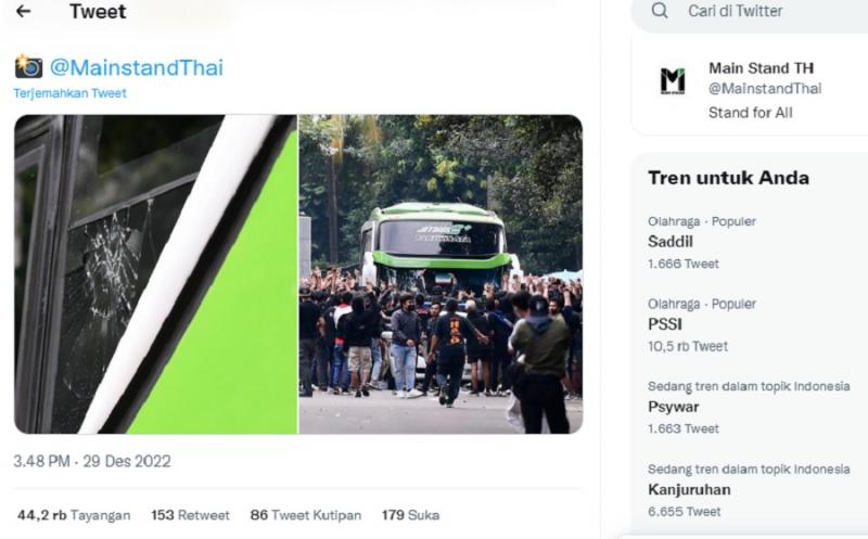 Viral Bus Thailand Diserang Oknum Suporter, Netizen: Keamanan Kemana? (Twitter).