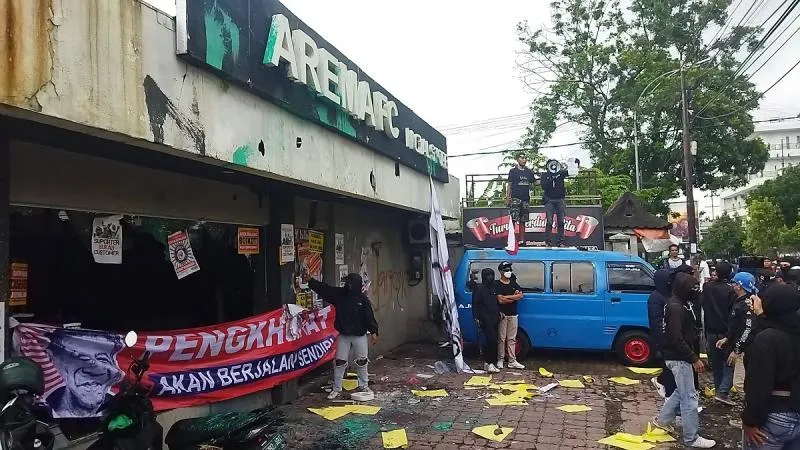 Buntut Demo Ricuh di Kantor Arema FC, 107 Orang Ditangkap Polisi. (Istimewa).