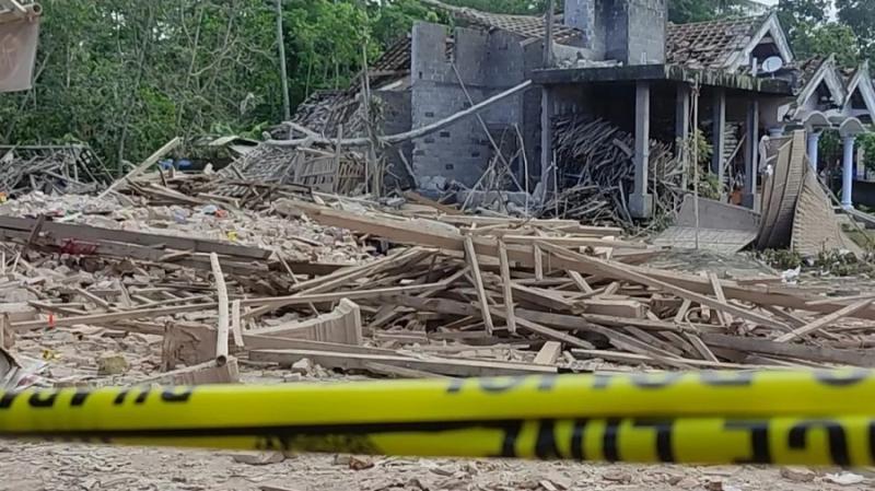 25 Rumah Hancur Akibat Ledakan Petasan di Blitar, Ada Korban Tewas. (TVOne).