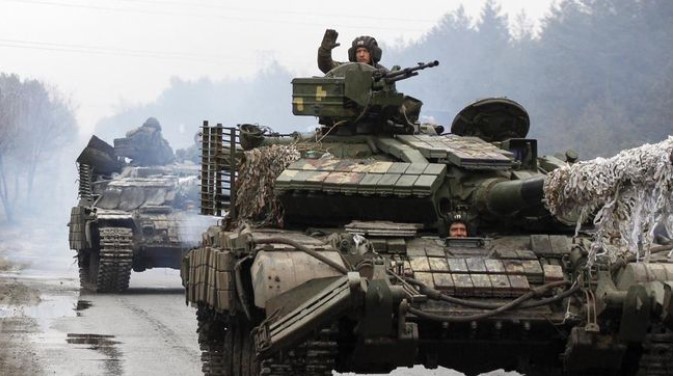 Ilustrasi: Setahun perang Rusia-Ukraina belum ada tanda-tanda akan berhenti. (AFP via CNN Indonesia)