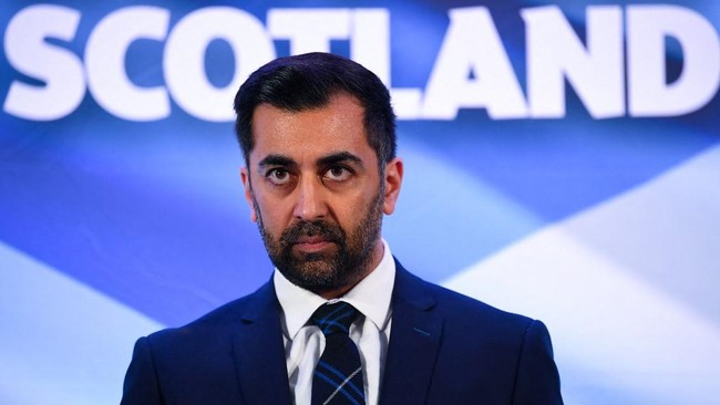 Muslim Pertama yang Terpilih Pimpin Skotlandia, Ini Sosok Humza Yousaf. (AFP/Andy Buchanan)