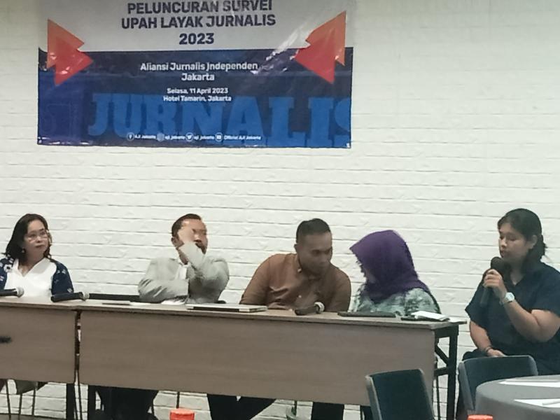 AJI Jakarta merilis Survei Upah Layak bagi jurnalis yang di DKI Jakarta, di Tamarin Hotel, Gondangdia, Jakarta Pusat, Selasa (11/4/2023) (Devi/ Law-Justice.co)