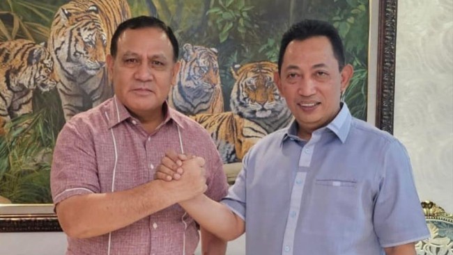 Ketua KPK Firli Bahuri berkunjung ke rumah dinas Kapolri Jenderal Listyo Sigit Prabowo. (Dok. Arsip KPK)