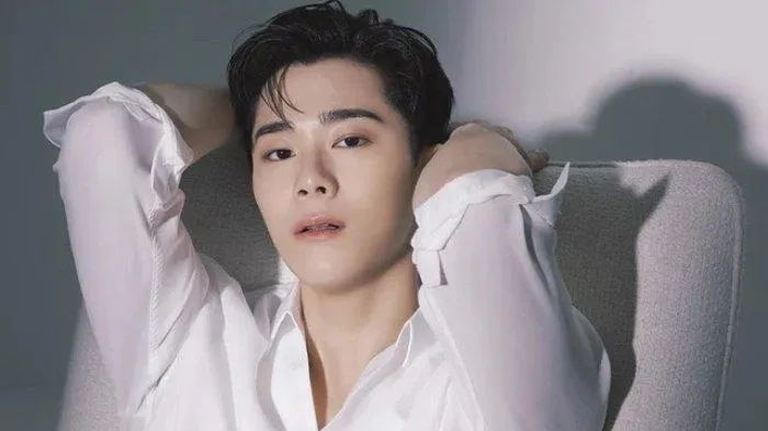member ASTRO Moonbin (1st Look)