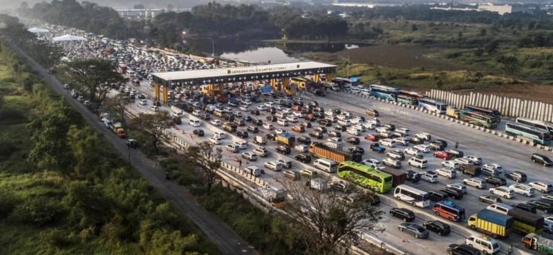 One Way dan Contraflow Tol Jakarta-Cikampek Foto : medcom.id