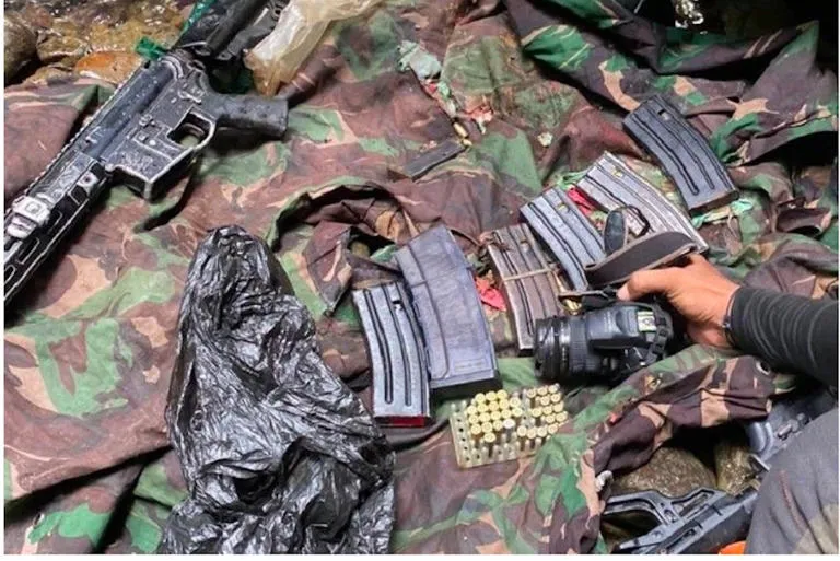 TNI-Polri menyita senpi milik anggota KKB Papua (Antara)