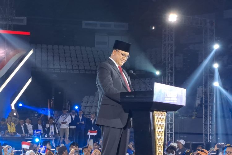 Bakal capres Koalisi Perubahan untuk Persatuan Anies Baswedan saat menyampaikan pidato politiknya di acara relawan di Senayan, Gelora Bung Karno, Jakarta, Minggu (7/5/2023). Foto: Kompas.com