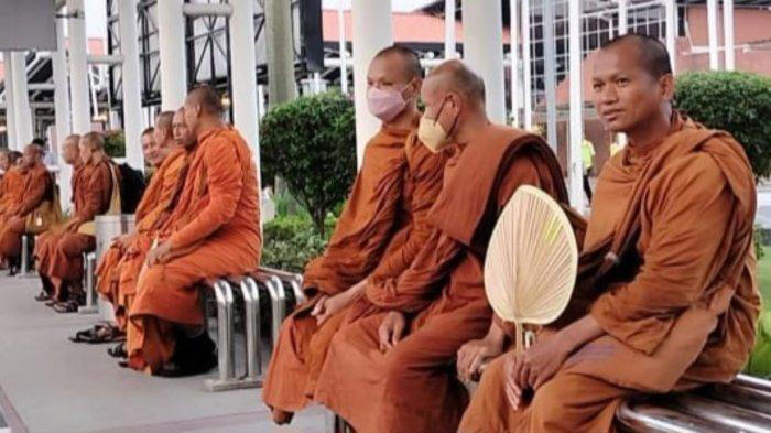 32 Biksu Thudong menuju Candi Borobudur (Jatimnow)