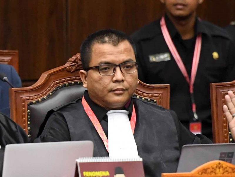 Soal Bocoran Putusan MK, Denny Indrayana Dilaporkan ke Bareskrim Polri. (Media Indonesia).