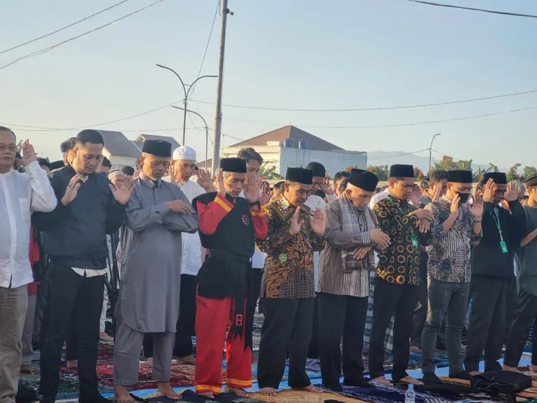 Amien Rais dan Jamaah Muhammadiyah di Bandung, Jawa Barat Salat Idul Adha (JPNN)