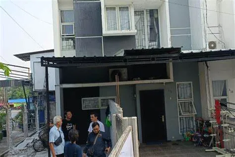 Warga Green Village Bekasi Utara marah rumahnya ditembok dan lahannya dicaplok (Tribun)