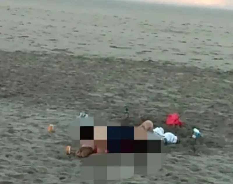 Viral Bule Berhubungan Seks di Pinggir Pantai, Polda Bali Turun Tangan. (Tangkapan Layar Video Viral).
