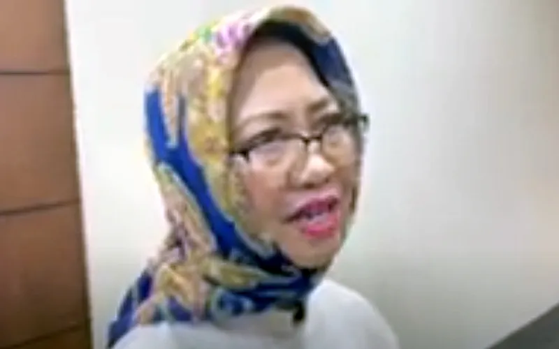 Peneliti politik senior Badan Riset dan Inovasi Indonesia (BRIN) Siti Zuhro mencurigai pemeriksaan Ketua Umum Partai Golkar Airlangga Hartarto sebagai saksi kasus korupsi ekspor Crude Palm Oil (CPO) berkaitan dengan kehadiran tiga elite partainya di acara Apel Siaga Perubahan Partai NasDem beberapa waktu lalu. 