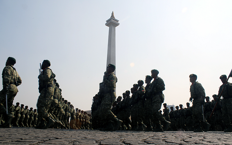 Gladi bersih Hari Ulang Tahun (HUT) ke-78 Tentara Nasional Indonesia (TNI) berlangsung di Lapangan Silang Monumen Nasional (Monas), Gambir, Jakarta Pusat, Selasa (3/10/2023). Gladi bersih yang diikuti 4.630 personel dan 130 alutsista dari tiga matra TNI tersebut digelar untuk persiapan HUT TNI pada Kamis (5/10). Robinsar Nainggolan