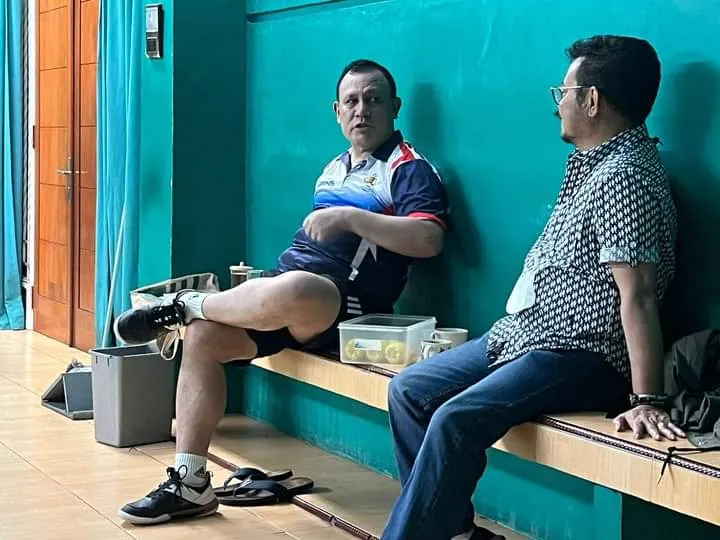 Foto diduga pertemuan Ketua KPK Firli Bahuri dengan (eks) Menteri Pertanian Syahrul Yasin Limpo di sebuat lapangan bulutangkis di bilangan Mangga Besar, Jakarta. (ist) 