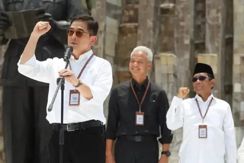 Arsjad Rasjid: Ganjar Pranowo-Mahfud MD Mantap Arungi Pilpres 2024. (Sindo).