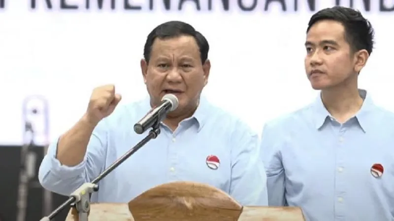 Sebelum pergi mendaftar ke kantor KPU, Prabowo mengumumkan Rosan Roeslani sebagai pemimpin tim kampanyenya untuk Pilpres 2024. (Tangkapan layar youtube GerindraTV)