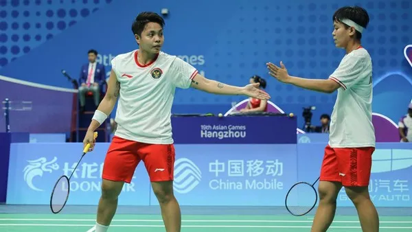 Siti Apriyani dan Rahayu (PBSI)
