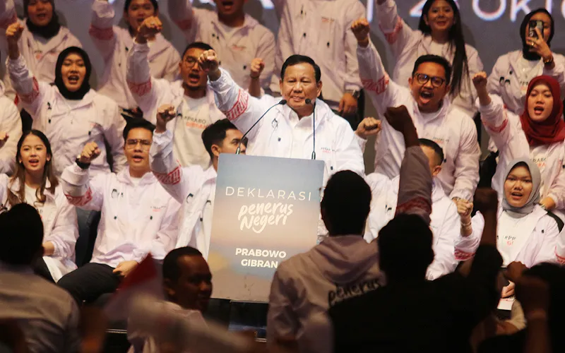 Wakil Ketua Tim Kampanye Nasional (TKN) pasangan Prabowo Subianto dan Gibran Rakabuming Raka, Bahlil Lahadalia mendatangi deklarasi relawan Penerus Negeri, Sabtu (28/10/2023). Tidak kurang 1.500 anak muda memadati The Ballroom Djakarta Theater XXI, Menteng, Jakarta Pusat, Sabtu sore (28/10). Robinsar Nainggolan