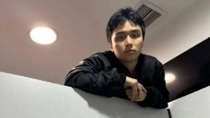 Artis Leon Dozan yang menjadi tersangka penganiayaan dan penghinaan Polri ( Instagram @leondozan.official)