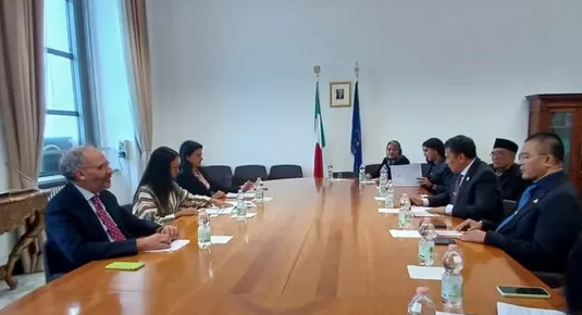 Anggota DPR RI Fraksi PKS Wisnu Wijaya bertemu dengan Parlemen Italia dalam rangkaian kegiatan diplomasi GKSB.(Suara Merdeka)