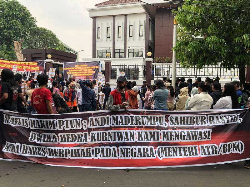 Ilustrasi Sejumlah Massa demonstrasi Kantor PTUN Jakarta (Istimewa)