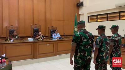 Tiga anggota TNI menjalani sidang kasus pembunuhan Imam Masykur di Pengadilan Militer II-08 Jakarta (CNN Indonesia/Yogi Anugrah)