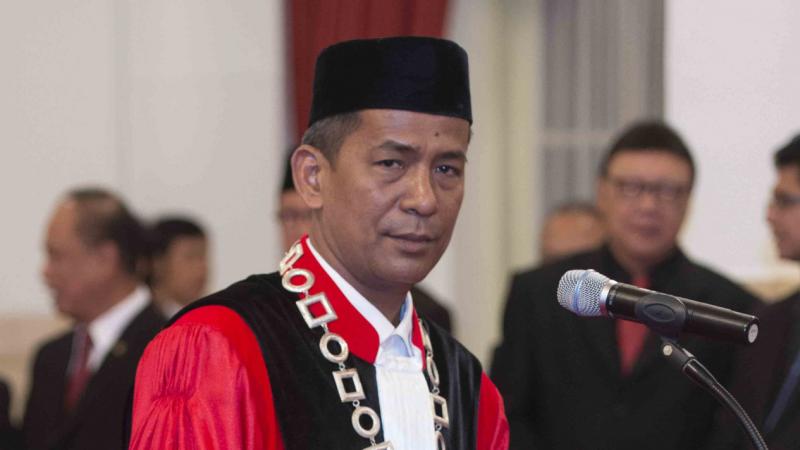 Prof. DR Saldi Isra saat dilantik menjadi Hakim Konstitusi di Istana Negara, Jakarta, 11 April 2017. (Viva)