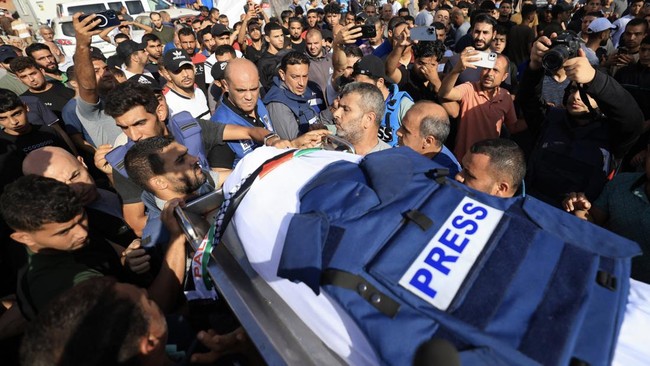 Menteri Komunikasi Israel Shlomo Karhi telah mengusulkan agar media lokal Haaretz dihukum karena liputan kritisnya terhadap agresi ke Jalur Gaza Palestina. (AFP/MAHMUD HAMS)/