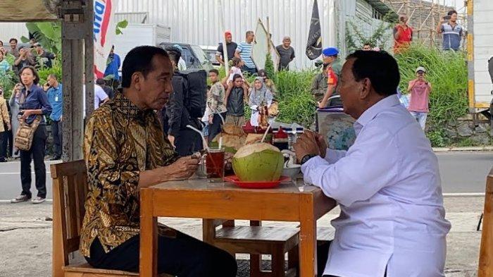 Presiden Jokowi & Prabowo Subianto Makan Bakso Bareng di Magelang. (tribunnews).