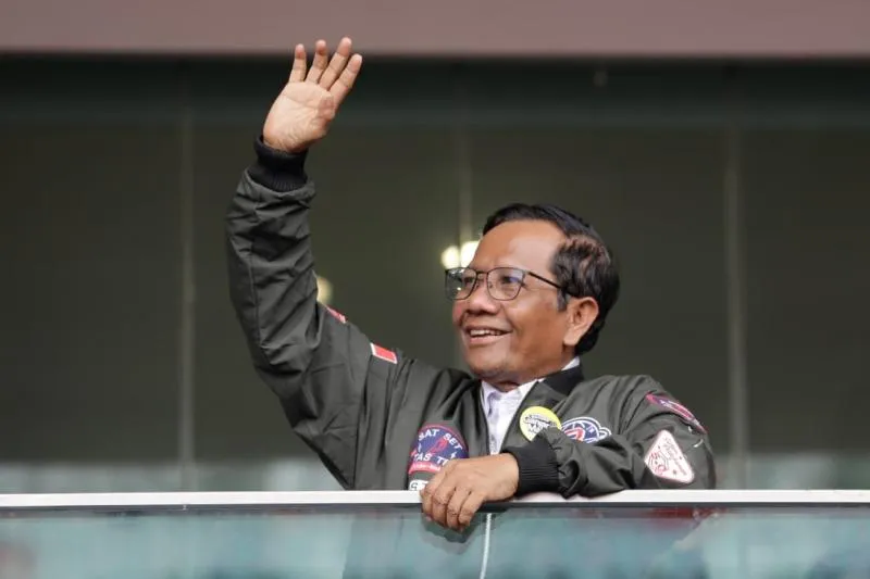 Pasangan calon presiden dan calon wakil presiden Ganjar Pranowo dan Mahfud MD menghadiri kampanye akbar bertajuk Harapan Jutaan Rakyat (Hajatan Rakyat) dan Konser Salam Metal 03 Menang Total di Stadion Utama Gelora Bung Karno (SUGBK) di Jakarta Pusat pada Sabtu (3/2/2024). Puluhan ribu massa pendukung dan simpatisan Ganjar-Mahfud nampak memenuhi SUGBK untuk menyuarakan dukungannya kepada paslon nomor urut 3 tersebut. Robinsar Nainggolan