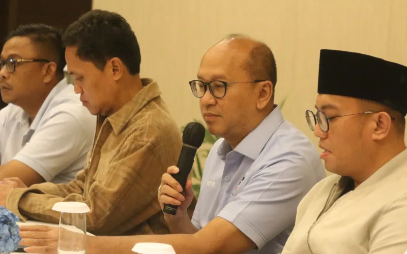 Ketua Tim Kampanye Nasional (TKN) Prabowo-Gibran, Rosan Roeslani memastikan bahwa berita soal dugaan korupsi pengadaan pembelian pesawat bekas Indonesia-Qatar yang diarahkan ke Prabowo Subianto adalah berita bohong atau hoaks. Terkait hal ini, Wakil Ketua TKN, Habiburokhman mempertimbangkan akan melaporkan kasus berita bohong ini ke pihak yang berwajib. Ia berharap masyarakat tidak ada lagi yang ikut menyebarkan berita yang notabene hoaks dan tidak bisa dipertanggungjawabkan tersebut. Robinsar N