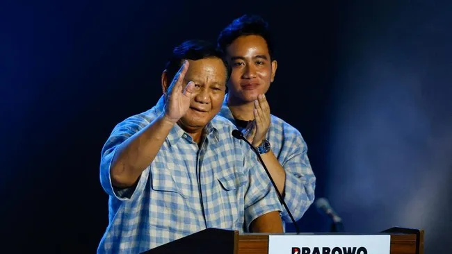 Prabowo-Gibran yang kini unggul di hasil hitung cepat Pilpres 2024 memiliki banyak janji jika menang. (REUTERS/KIM KYUNG-HOON). /