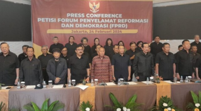 Sejumlah purnawirawan TNI, POLRI, Cendekiawan dan tokoh masyarakat berkumpul di Klub Kelapa Gading Jakarta, Sabtu (24/2/2024). (Repelita)