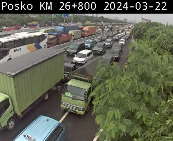 Tol Prof Dr Insinyur Sedyatmo, akses menuju Bandara Soekarno-Hatta, masih tergenang banjir. Lalu lintas di Tol Bandara Soetta dilaporkan masih macet. (dok CCTV PUPR)