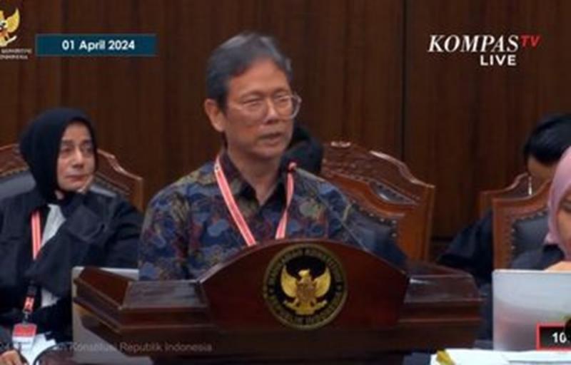 Anthony Budiawan, pada Sidang Mahkamah Konstitusi, Perselisihan Hasil Pemilu 2024. (Kompas).