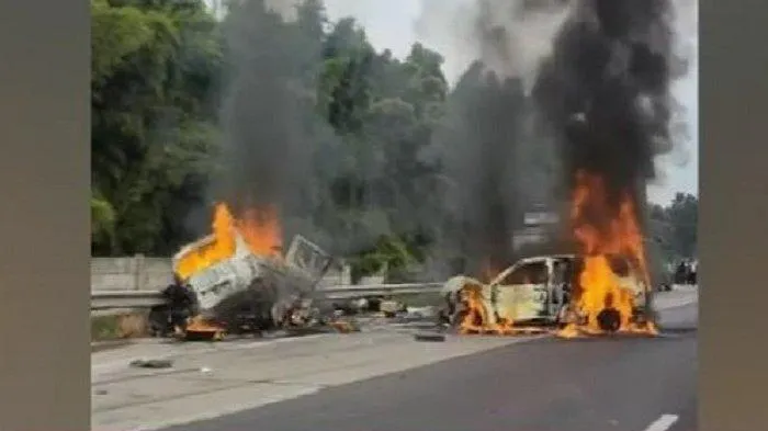 kecelakaan maut di Tol Cikampek KM 58. (Istimewa).