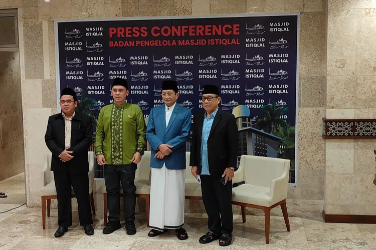 Konferensi pers persiapan pelaksanaan Salat Ied 1445 Hijriah di Masjid Istiqlal, Jakarta, Selasa (9/4/2024) yang dihadiri oleh Wakil Menteri Agama Saiful Rahmat Dasuki dan Imam Besar Masjid Istiqlal Nasaruddin Umar. (Kompas)