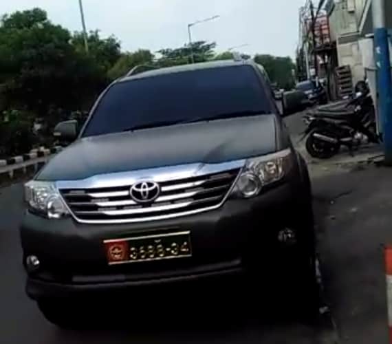 ILUSTRASI: Mobil dengan nomor pelat dinas TNI palsu (Istimewa)