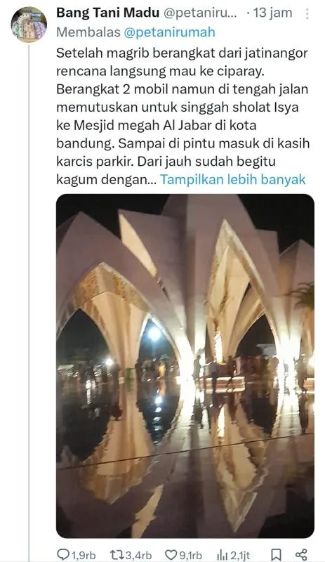 Cuplikan layar platform X milik akun @petanirumah yang menyampaikan pungli di kawasan Mesjid Al Jabbar, Bandung. (ist)