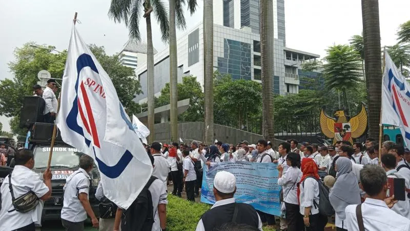 Demonstrasi SP Indofarma di kantor Kementerian BUMN di Jakarta, Rabu (31/1/2024). (FNN)