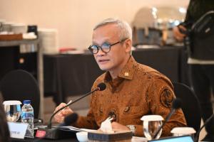DPR Desak Pemerintah Evaluasi & Bubarkan Ormas yang Meresahkan