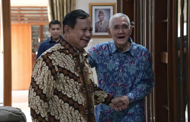 Ketika Try Sutrisno Beri Pesan Penting ke Presiden Terpilih Prabowo. (Menhan).