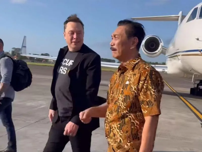 Nasib Investasi Tesla di RI Usai Temui Elon Musk Diungkap Menko Luhut. (Detik).