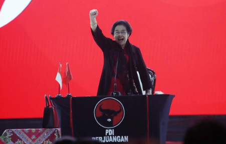 Ketua Umum PDI Perjuangan Megawati Sukarnoputeri menyampaikan pidato politik saat Rakernas V PDI Perjuangan di Jakarta. (Detik)