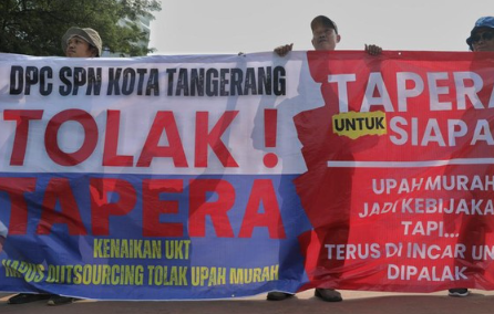 Demonstrasi buruh menolak Tapera di Jakarta, Kamis (6/6/2024). (CNN Indonesia)