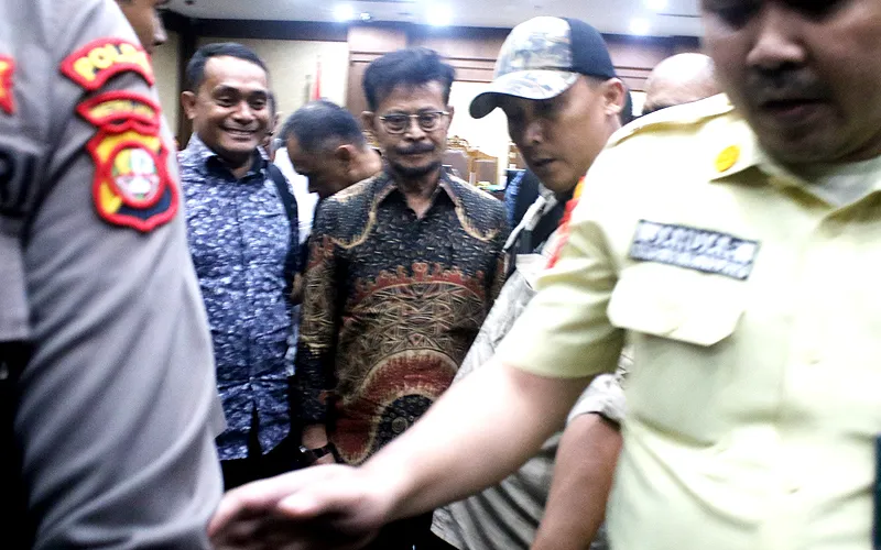 Menteri Pertanian (Mentan) periode 2019—2023 Syahrul Yasin Limpo (SYL) divonis pidana 10 tahun penjara dan denda sebanyak Rp300 juta subsider 4 bulan kurungan karena terbukti melakukan korupsi di lingkungan Kementerian Pertanian (Kementan) dalam rentang waktu 2020—2023. Robinsar Nainggolan