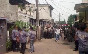 Kampung Ambon Jakbar Digerebek Lagi, Sabu hingga Airsoftgun Disita