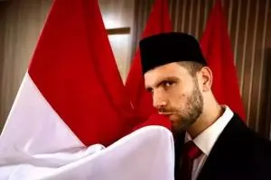 Maarten Paes Puji Elkan Baggott usai Indonesia vs Malaysia Imbang